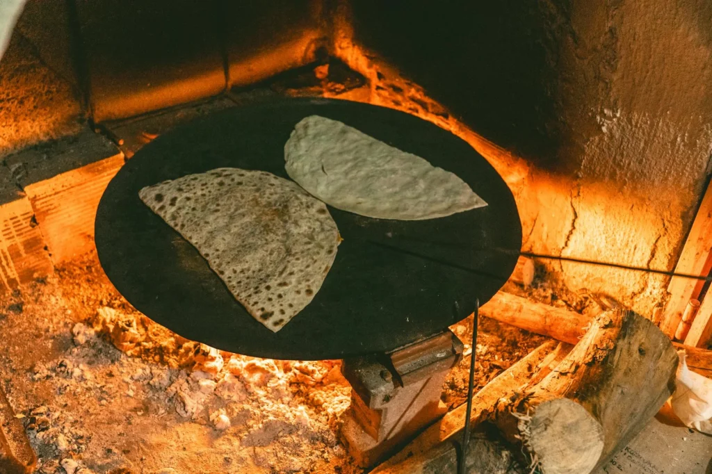 Kat Kat Olur Açılır Mutfağında Saçılır Nedir?