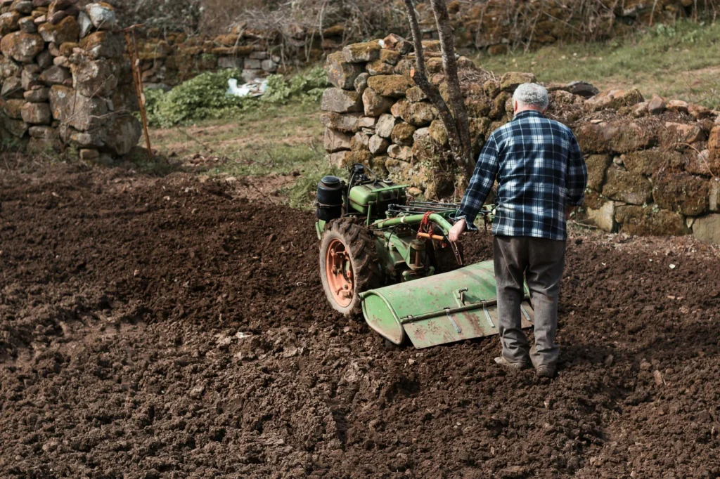 Rotovatör Nedir? Tarımda Toprak İşleme Ekipmanı Nedir?