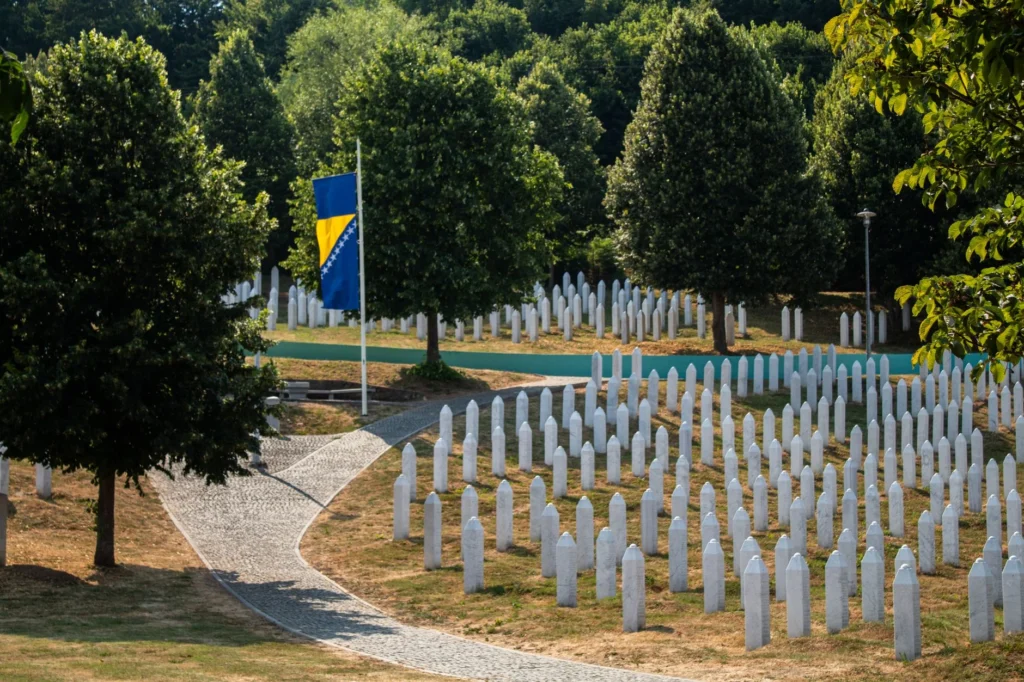 Srebrenitsa Nedir?