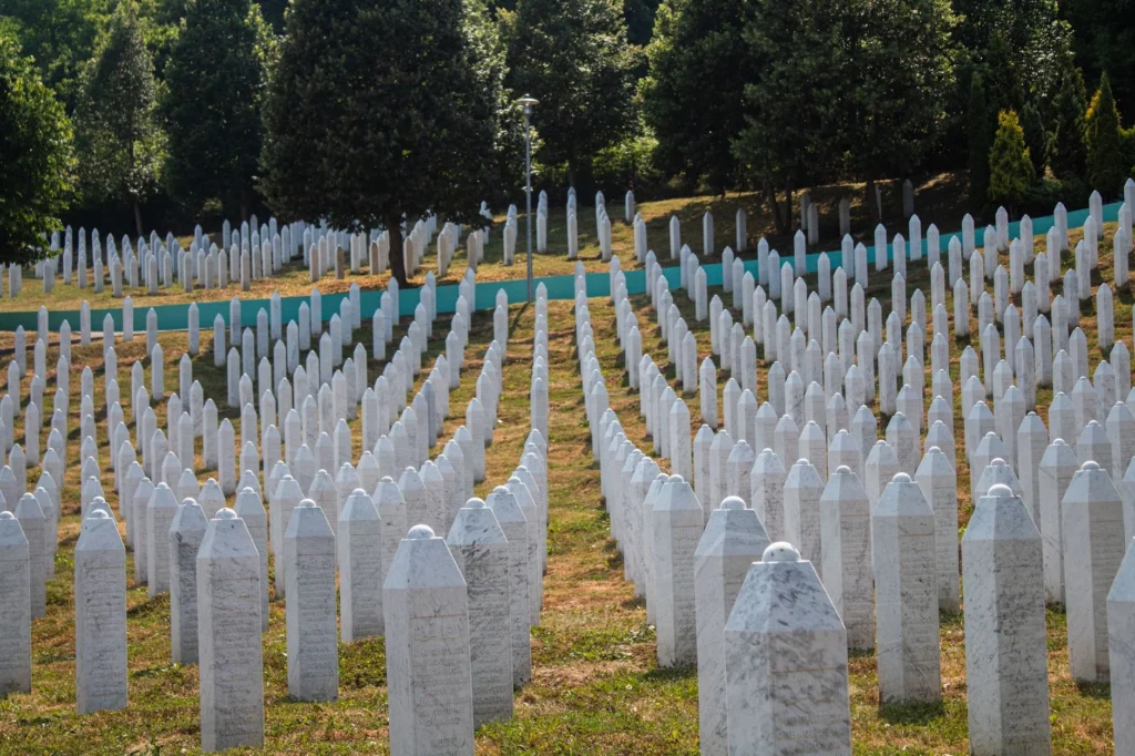 Srebrenitsa Nedir?