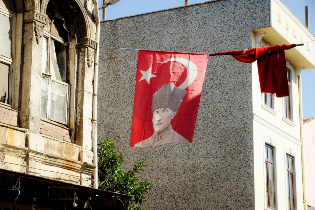 Atatürk'ün Soyadı Nedir?