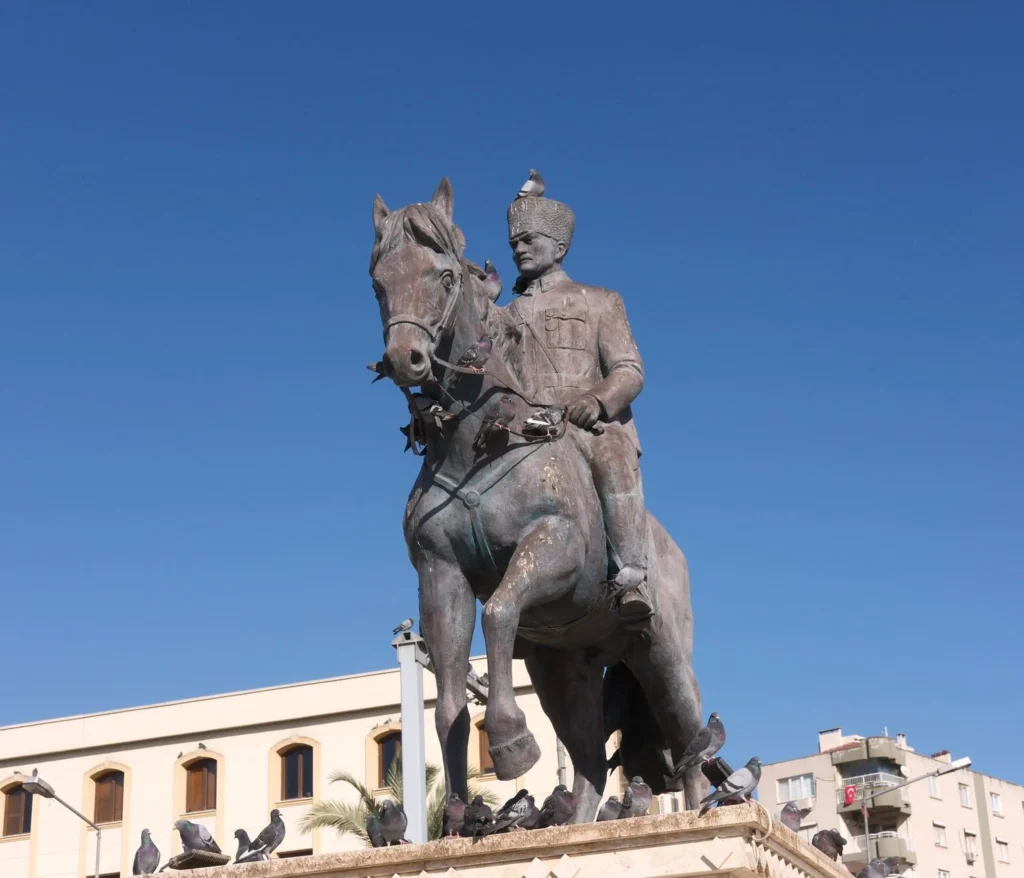 Atatürk'ün Soyadı Nedir?